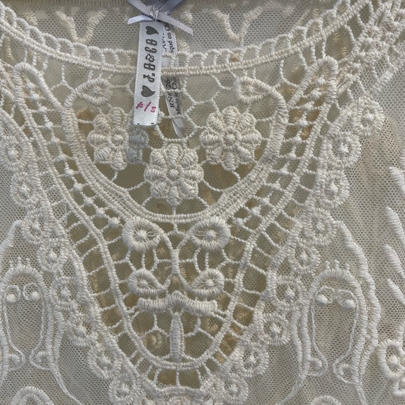 White lace blouse - Picture 3 of 4